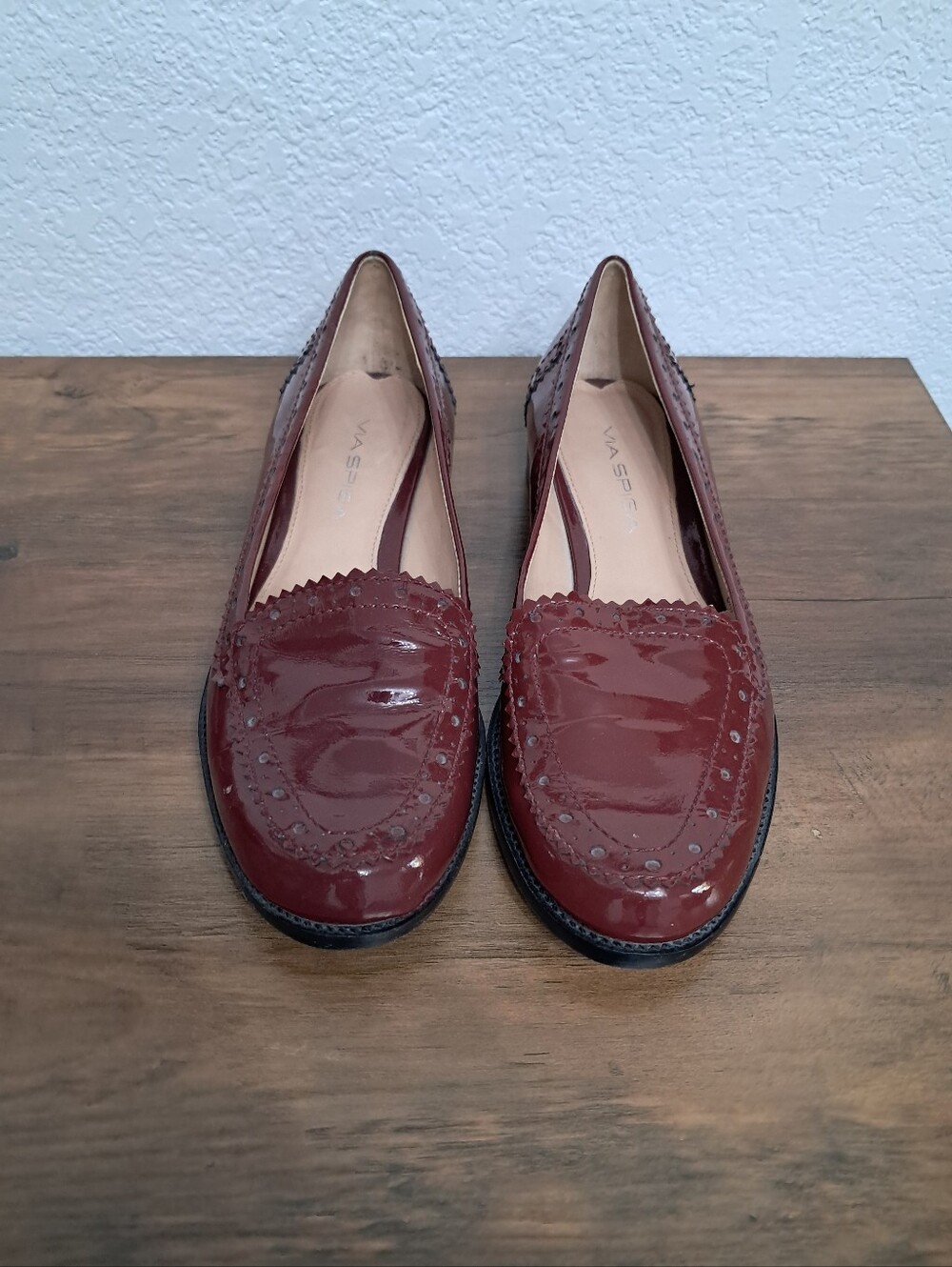 Via Spiga Burgundy Patent Leather Loafers Flats Scalloped Trim Italy Old Money